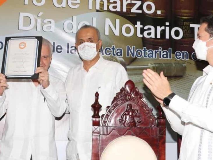 Notarios dan reconocimiento y celebran el Día del Notario Tabasqueño Notarios dan reconocimiento y celebran el Día del Notario Tabasqueño