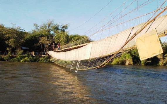 Se desploma puente colgante en Las Choapas Veracruz; se reporta un herido