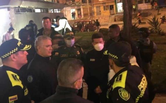 Atacan con explosivos instalaciones de la Policía de Bogotá; deja siete heridos