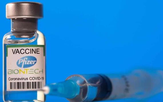 Cuarta dosis de vacuna Pfizer contra COVID-19 reduce 78% la mortalidad