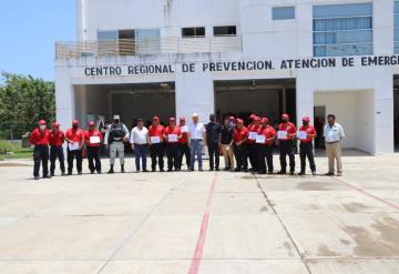 Realizan ceremonia de graduación a elementos de Protección Civil