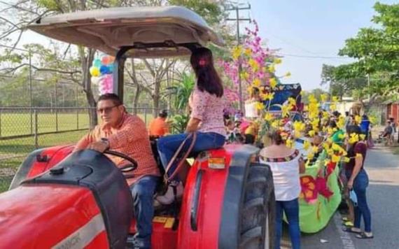 Realizan desfile de carros alegóricos en villa aldama comalcalco