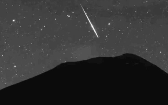 Avistan meteorito en seis estados de México, así como  en el volcán Popocatépetl