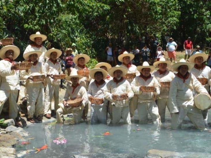 Vive Tapijulapa su Pesca de la Sardina Vive Tapijulapa su Pesca de la Sardina