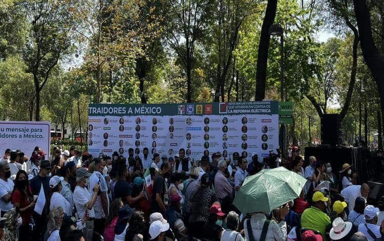 Morena realiza festival para exhibir a diputados traidores a la patria Morena realiza festival para exhibir a diputados traidores a la patria