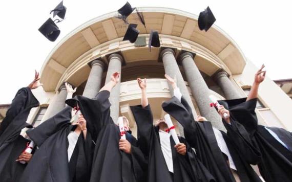 Otorgan el primer título universitario no binario en Argentina
