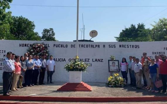 Colocan ofrenda floral en honor a la exalcaldesa de Tacotalpa Alicia González Lanz