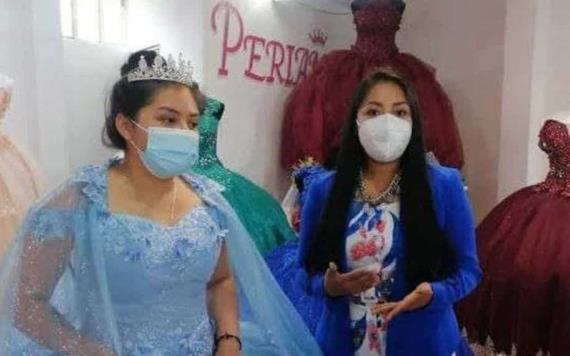 Quinceañera en Tlaxcala pierde su vestido en combi, negocio le regala uno nuevo