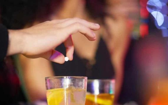 Drogas silenciosas en bebidas aumentan en Latinoamérica, están remplazando a la burundanga