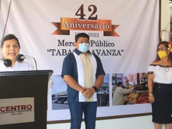 Alcaldesa celebra 42 años del mercado público de la colonia Atasta de Serra Alcaldesa celebra 42 años del mercado público de la colonia Atasta de Serra