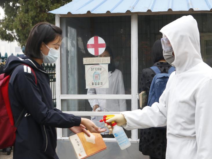 Corea del Norte impone un estricto confinamiento nacional tras informar algunos casos de covid Corea del Norte impone un estricto confinamiento nacional tras informar algunos casos de covid