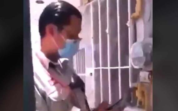 Acusan a trabajador de CFE de matar a un perrito en Puebla ´porque le ladró´
