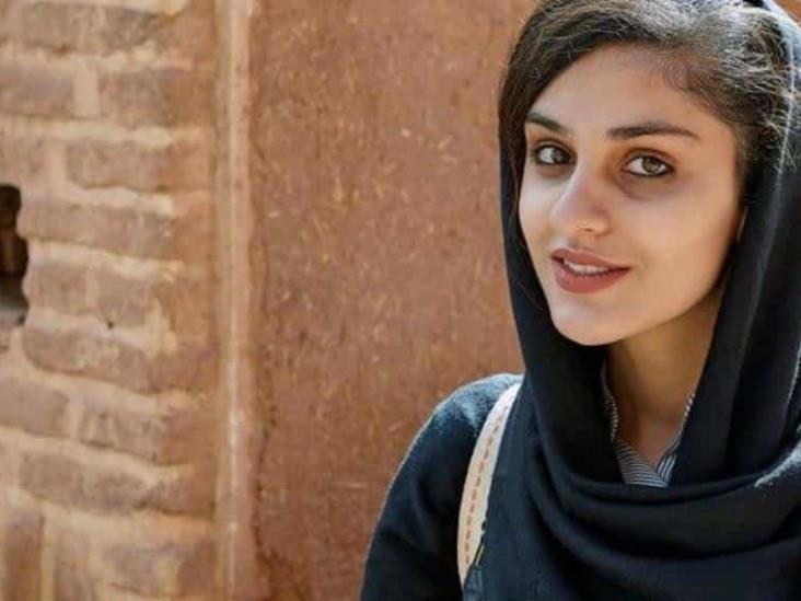 Irán prohíbe a mujeres aplicarse extensiones de pestañas, uñas acrílicas y depilarse Irán prohíbe a mujeres aplicarse extensiones de pestañas, uñas acrílicas y depilarse