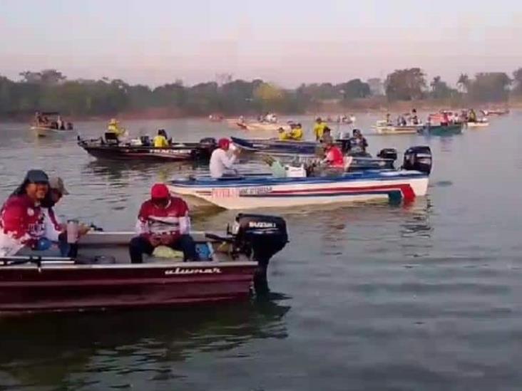 Arrancó edición 41 Torneo Internacional de Pesca Deportiva del Robalo en Jonuta Arrancó edición 41 Torneo Internacional de Pesca Deportiva del Robalo en Jonuta
