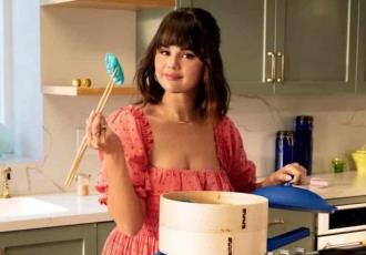 Selena Gómez lanza su línea de utensilios de cocina