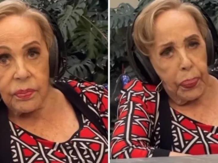 Silvia Pinal les saca la lengua a quienes no la quieren en el teatro y critican por su salud Silvia Pinal les saca la lengua a quienes no la quieren en el teatro y critican por su salud