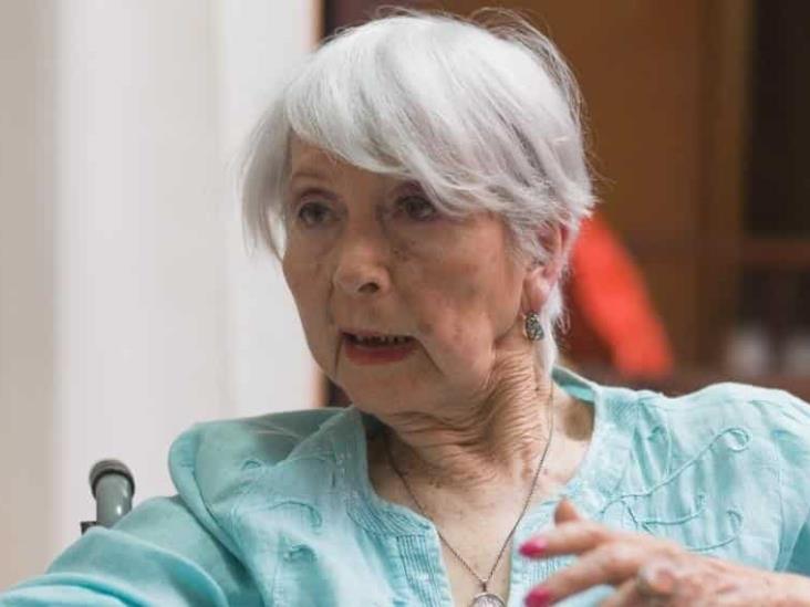 Escribir es caminar: Loly Calles, nueve décadas y tres libros Escribir es caminar: Loly Calles, nueve décadas y tres libros