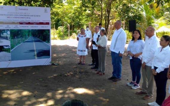 Gobernador inaugura construcción y pavimentación asfáltica en Centla