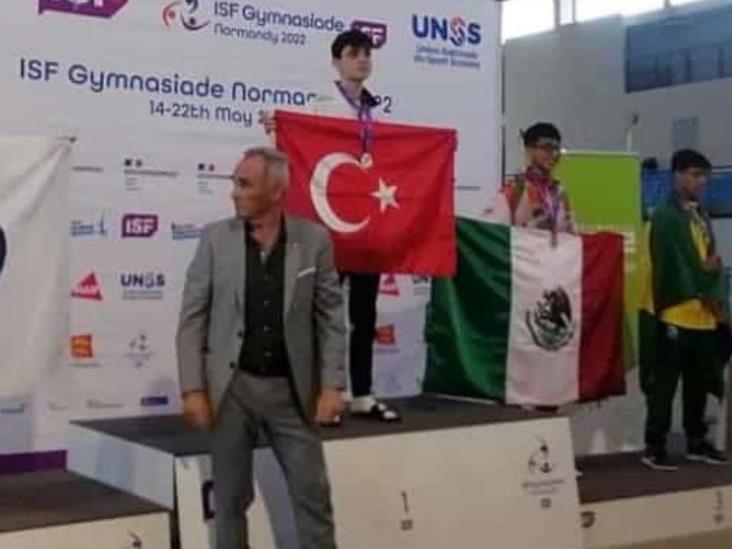 El taekwondoín tabasqueño Juan Pablo Herrera Cordero logró bronce en el Mundial del Deporte Escolar El taekwondoín tabasqueño Juan Pablo Herrera Cordero logró bronce en el Mundial del Deporte Escolar