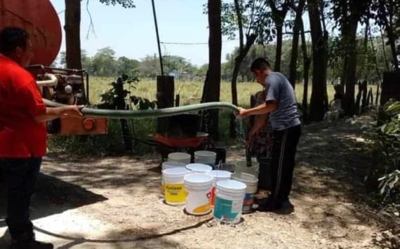 Ante estragos que causa la sequía, Protección Civil suministra de agua a diversas comunidades de Jalpa