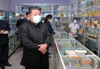Por escasez de medicamentos, Corea del Norte combate covid con té y gárgaras de agua salada