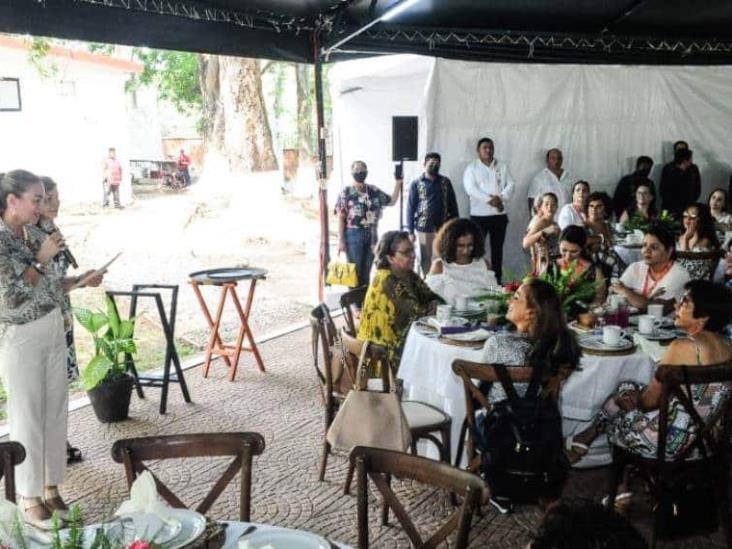 Guadalupe Castro de Merino compartió con las visitantes las bondades turísticas y gastronómicas de Tabasco, el Edén de México Guadalupe Castro de Merino compartió con las visitantes las bondades turísticas y gastronómicas de Tabasco, el Edén de México