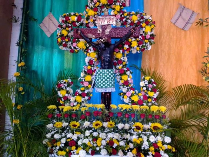 Tiene más de trescientos años que el señor de la salud es venerado por sus milagros Tiene más de trescientos años que el señor de la salud es venerado por sus milagros