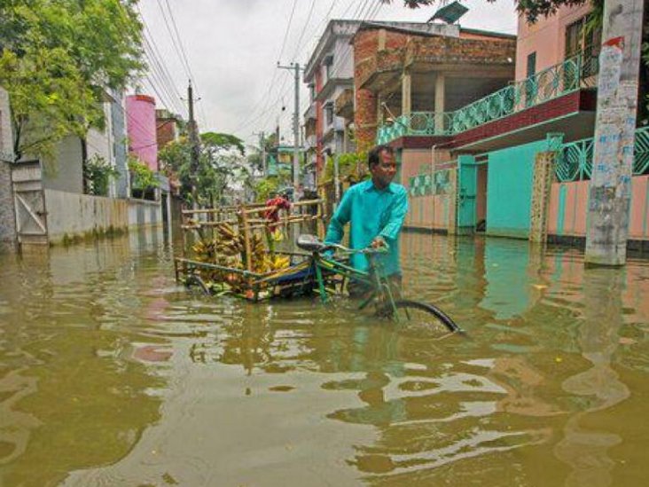Inundaciones en India y Bangladesh dejan al menos 60 muertos Inundaciones en India y Bangladesh dejan al menos 60 muertos