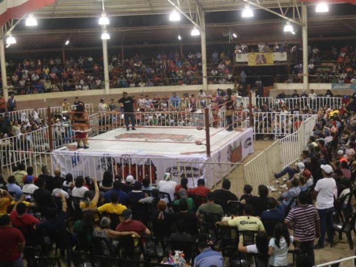 Extraordinaria función de lucha libre organizó Robles Promotions ante un pletórico lienzo charro en Villahermosa Extraordinaria función de lucha libre organizó Robles Promotions ante un pletórico lienzo charro en Villahermosa
