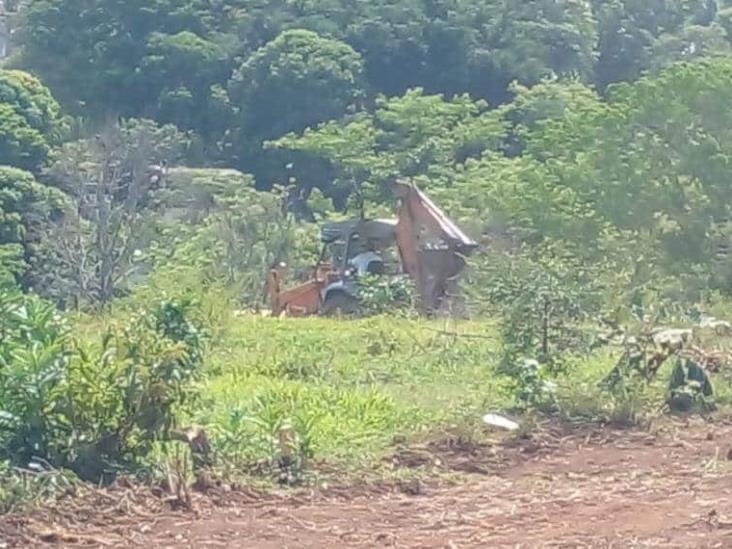 Evacúan a niños de kínder en Teapa por rocas que cayeron en barda Evacúan a niños de kínder en Teapa por rocas que cayeron en barda