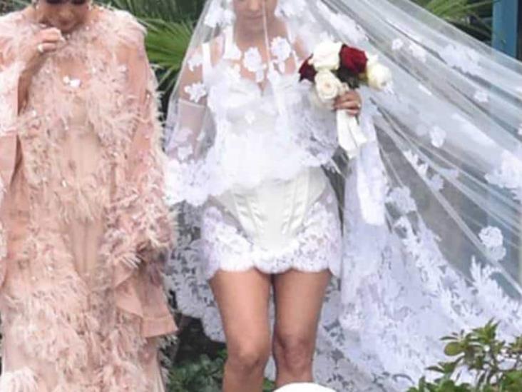 Los detalles del increíble vestido de novia de Kourtney Kardashian Los detalles del increíble vestido de novia de Kourtney Kardashian