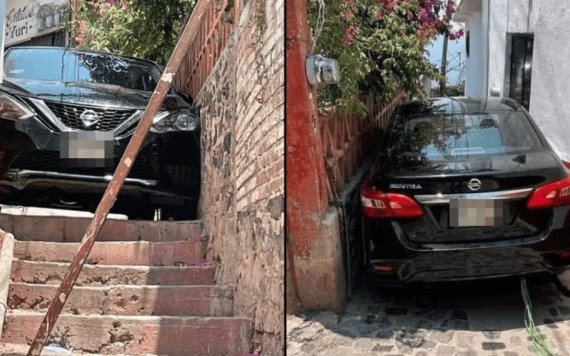Vehículo queda atorado en calle de Taxco, Guerrero por culpa de GPS
