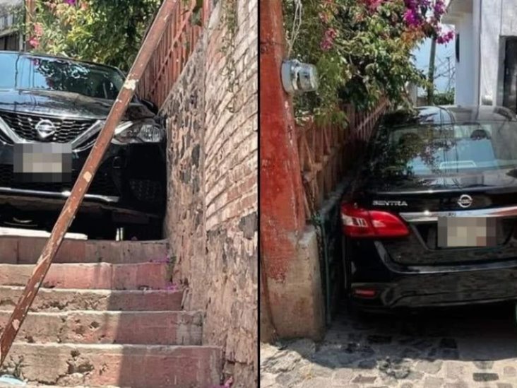 Vehículo queda atorado en calle de Taxco, Guerrero por culpa de GPS Vehículo queda atorado en calle de Taxco, Guerrero por culpa de GPS