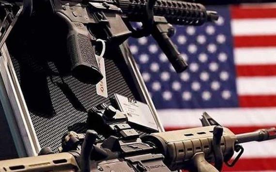 Gobernadora de Nueva York pide elevar el límite de edad para la compra de armas