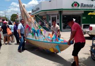 Pescadores de Cooperativa Chinal llevan gremio en honor del Señor de la Salud