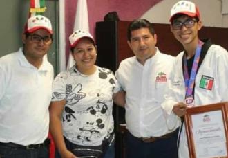 Gobierno y pueblo de Jalapa reconocen al medallista mundial Juan Pablo Herrera Cordero