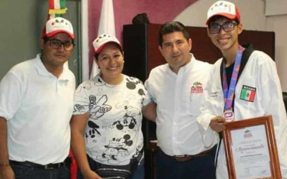 Gobierno y pueblo de Jalapa reconocen al medallista mundial Juan Pablo Herrera Cordero