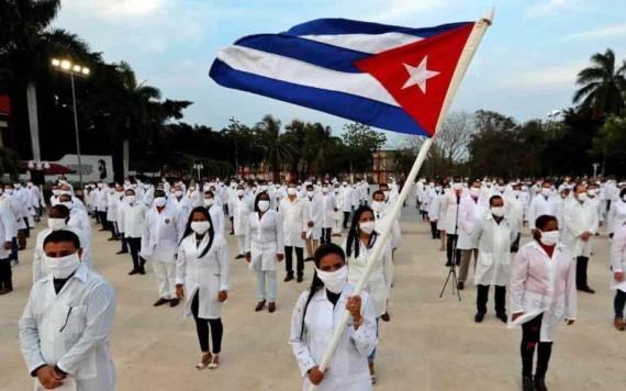 Juez frena plan de AMLO de contratar a médicos cubanos,  la paga que reciban podría ir a dar al gobierno cubano
