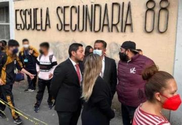 Estudiante de secundaria en CDMX amenaza con matar a compañero a punta de pistola