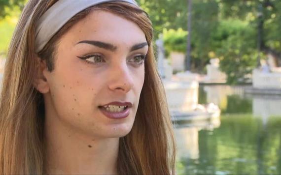 Joven trans en España denuncia que no la dejaron entrar al vestidor femenino en un gimnasio