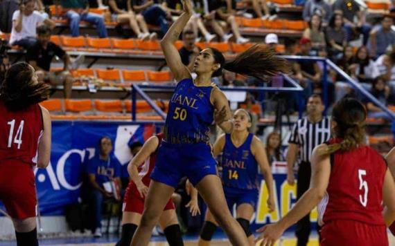 La basquetbolista Kimberly Taylor logró junto a las Tigres de la UANL la medalla de plata en la Universidad Nacional 2022