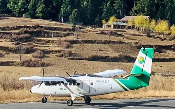 Avión con 22 pasajeros a bordo desaparece en Nepal