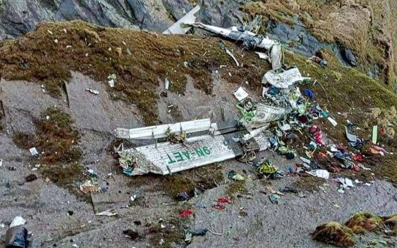 Encuentran restos del avión desaparecido en Nepal