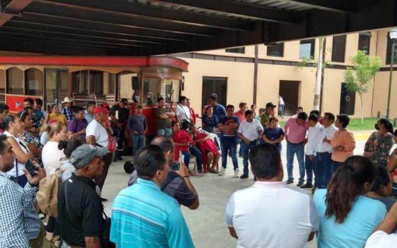 Tras firma de acuerdo con autoridades ex extrabajadores despedidos levantan plantón en Palizada