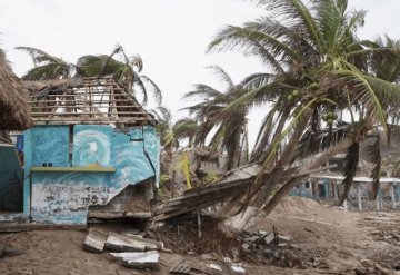 Menores de 11 y 2 años fueron arrastrados por el afluente de un río a causa del huracán Agatha en Oaxaca