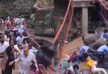 Cae puente colgante en parque de Cuernavaca, alcalde y su esposa, entre los lesionados