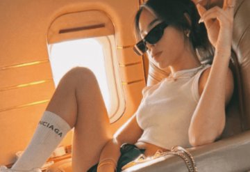 Danna Paola complementa outfit con calcetas Balenciaga de más de 2 mil pesos