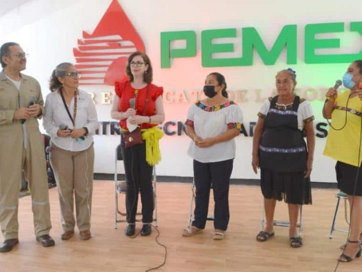 Realiza PEMEX Feria Regional de Mujeres Productoras en el Centro Técnico Administrativo Realiza PEMEX Feria Regional de Mujeres Productoras en el Centro Técnico Administrativo