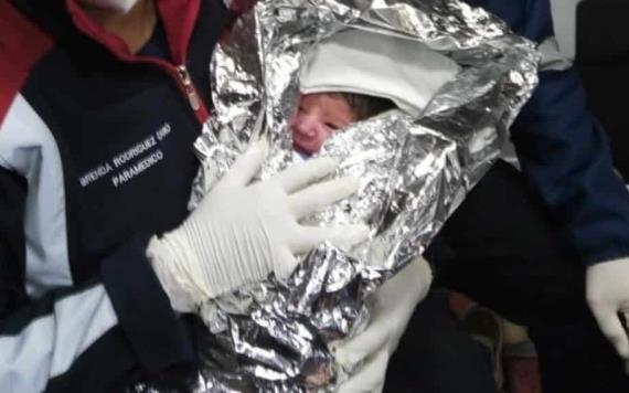 Mujer da a luz en una ambulancia en la frontera
