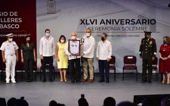 Realizan XLVI aniversario del Colegio de Bachilleres de Tabasco en instalaciones del teatro Esperanza Iris